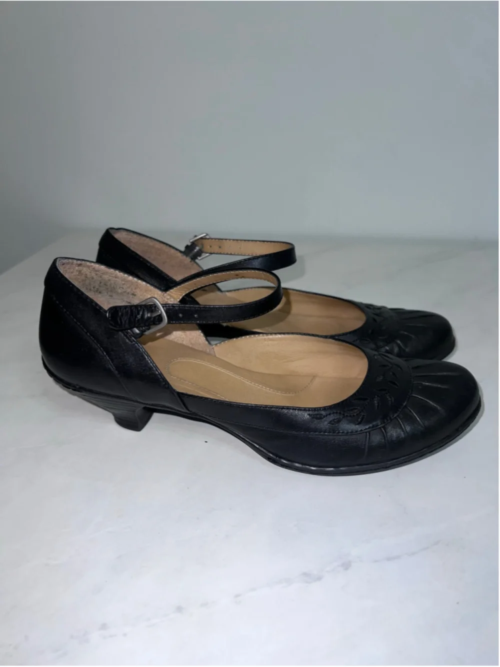 Women's Black Mary Jane Kitten Heel Shoes 8